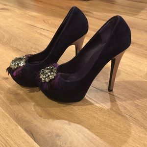 ALDO purple velvet stilettos with bouch
